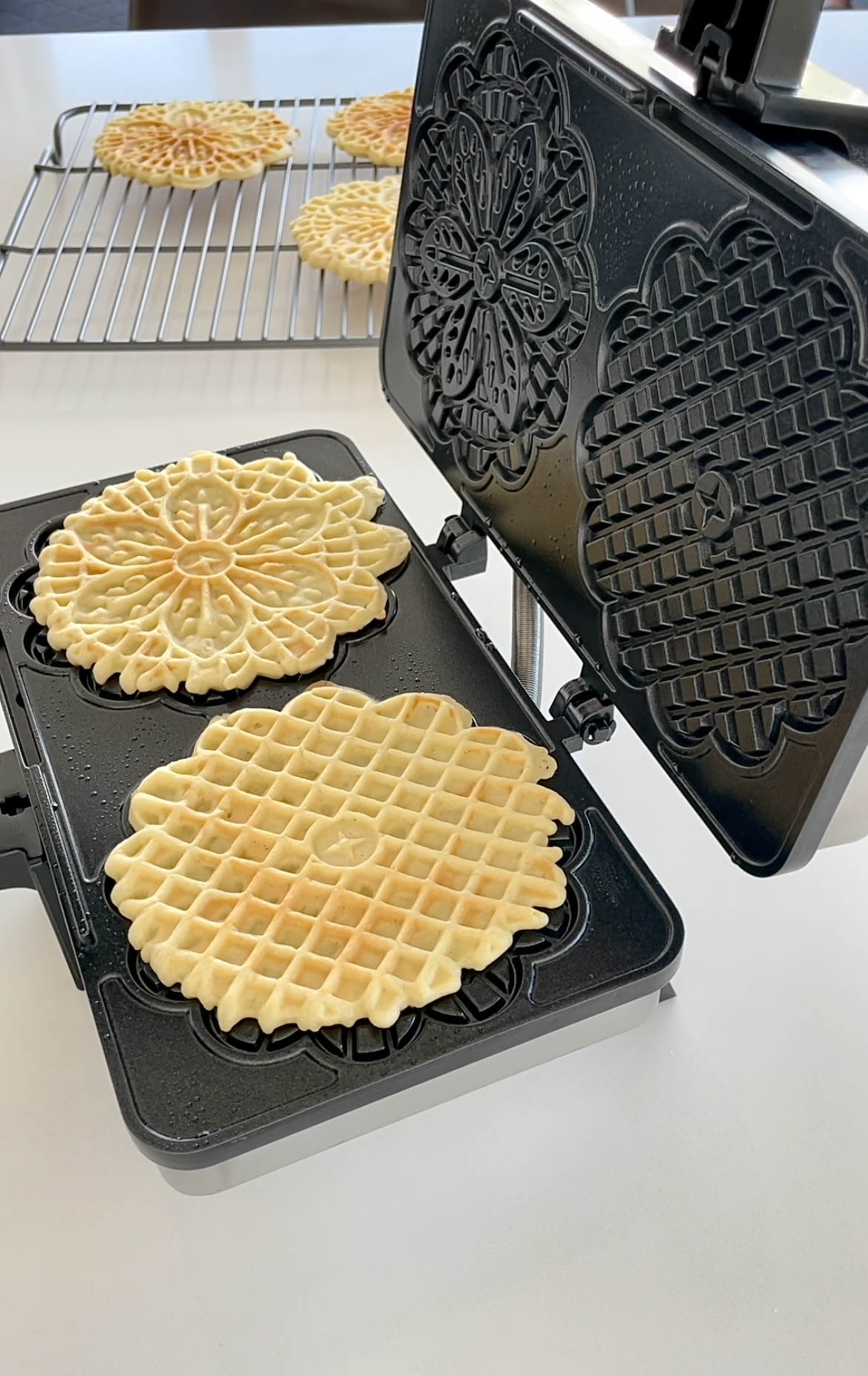 Pizzelle Maker Machine Iron Press Pastry Italian Waffle Cookie Cannoli  Cannolo