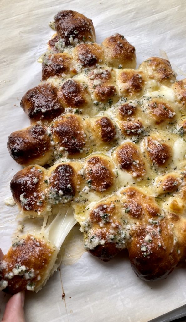 Pull-apart christmas tree bread is one of my favorite sharable holiday appetizers!