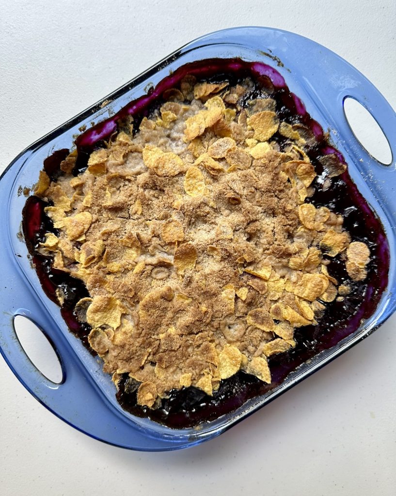 Cornflake berry crisp is full of fresh fruit and topped with a crunchy cornflake mixture. It's the perfect lighter- yet satisfying dessert! 