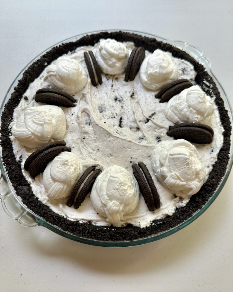 No bake Oreo pie is fluffy and creamy in texture, with a crunchy Oreo crust!