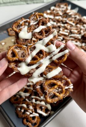 cinnamon roll pretzels