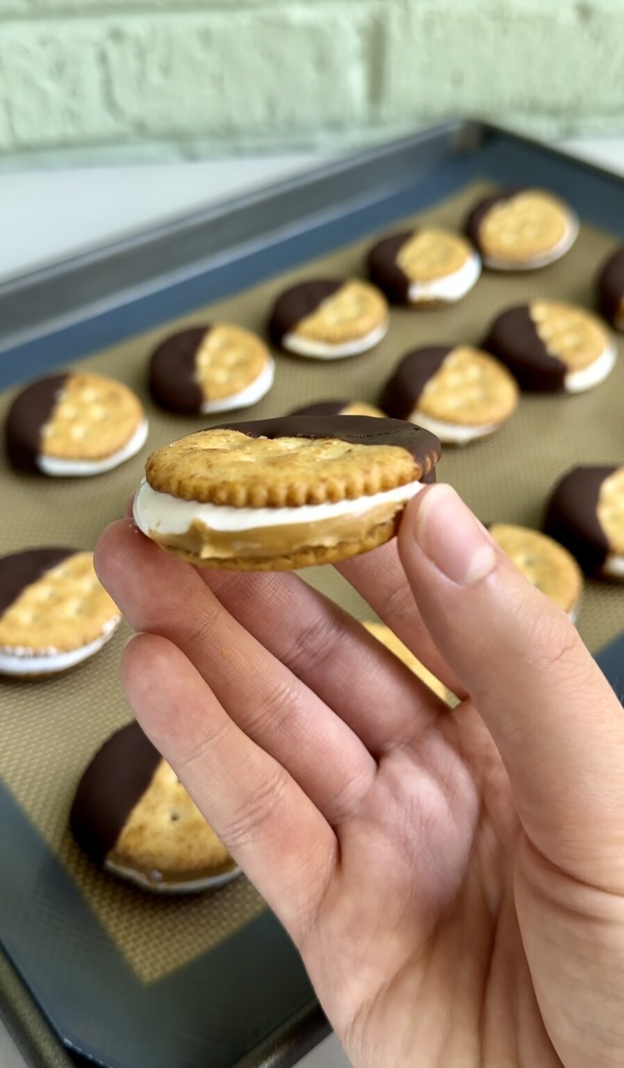 Fluffernutter Ritz Cookies - Dang That's Sweet