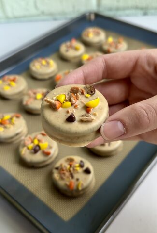 peanut butter dipped oreos