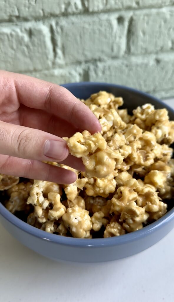 marshmallow caramel popcorn