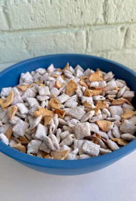 apple pie puppy chow