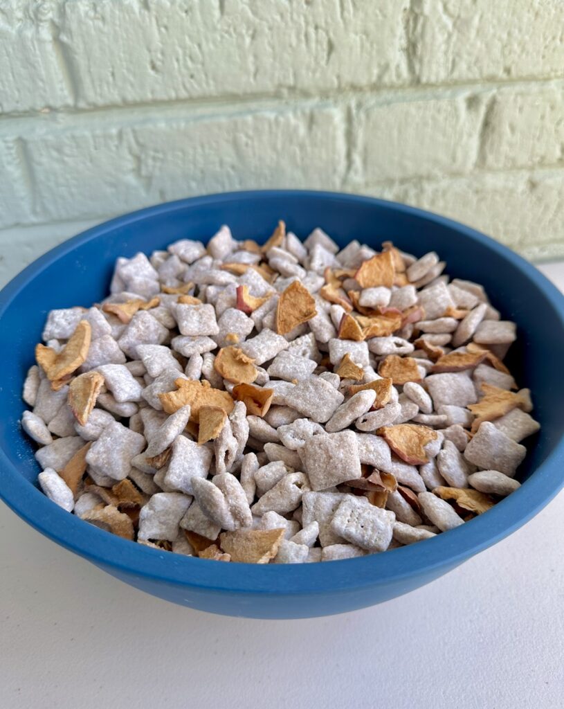 apple pie puppy chow