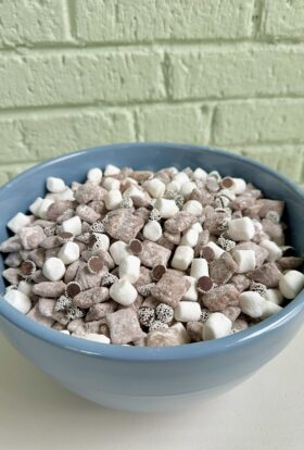 hot chocolate puppy chow