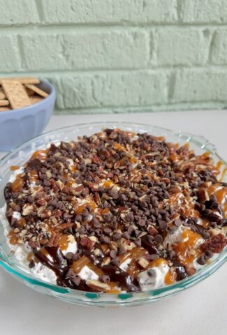 turtle cheesecake dip