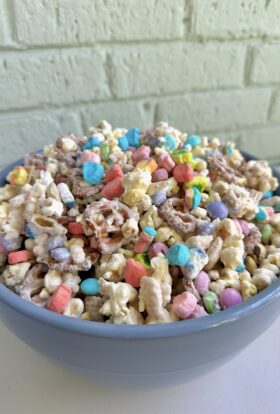 Lucky Charms Snack Mix