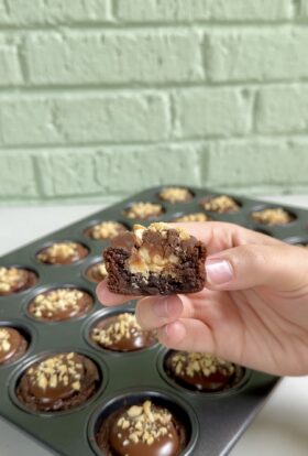snickers brownie bites