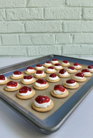 strawberry cheesecake crackers