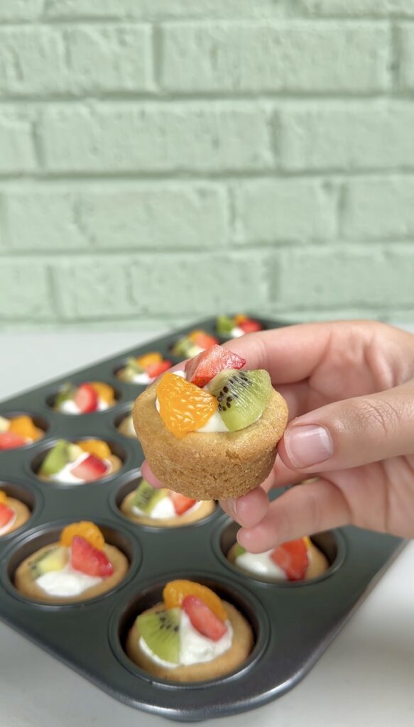 fruit pizza cookie cups