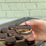 caramel pretzel oreos