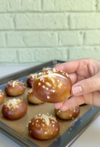rhodes pretzel rolls