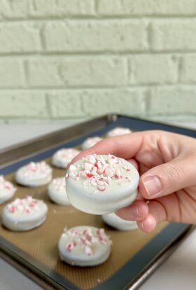 peppermint bark oreos