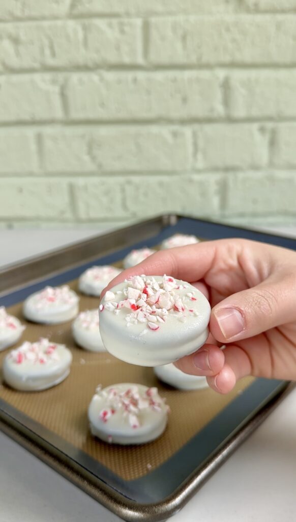 peppermint bark oreos