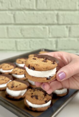 cheesecake cookie sandwiches