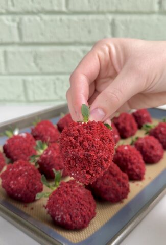Red Velvet Cheesecake Strawberries