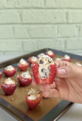 Cannoli Stuffed Strawberries