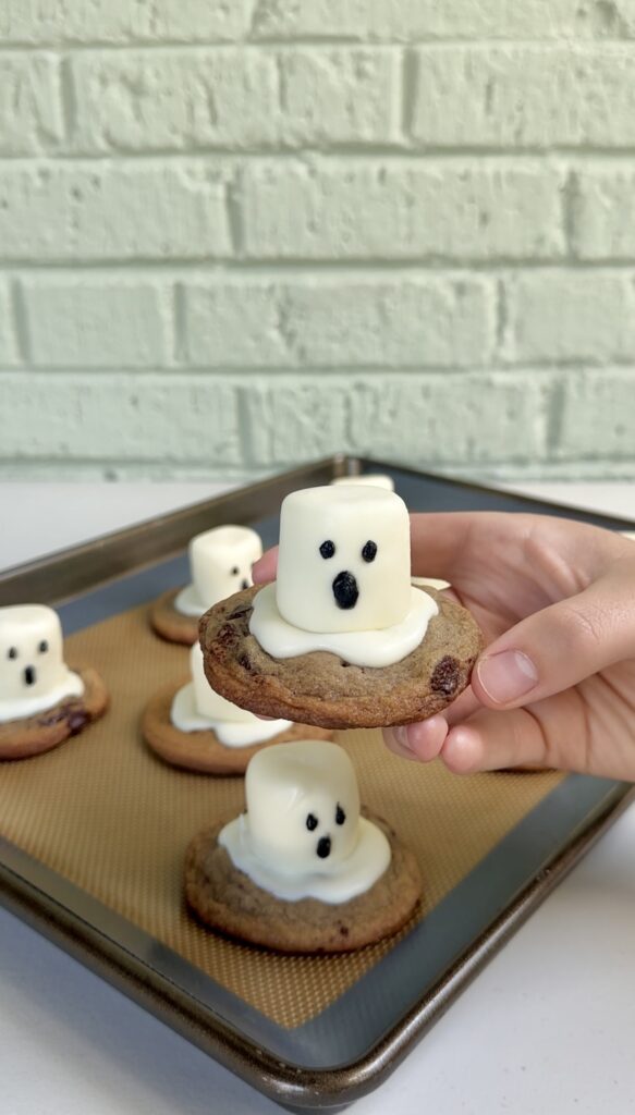 Marshmallow Ghost Cookies